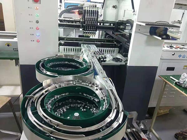 高速泛用貼片機(jī)哪的服務(wù)好？